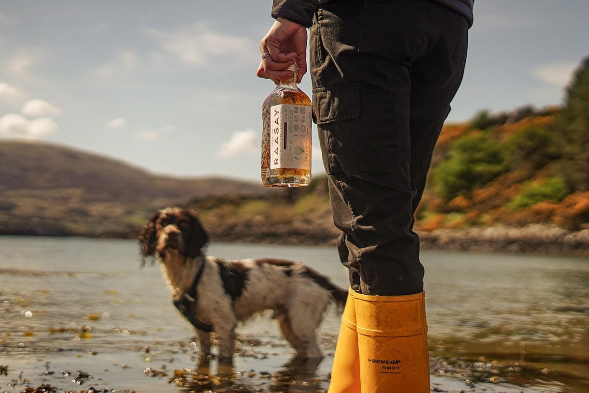 Skye Live bottle with dog